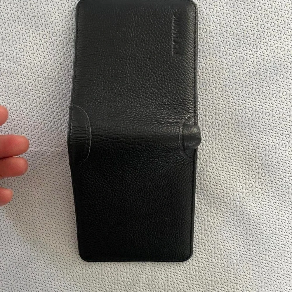 Fly Hawk black leather wallet with pebbled texture